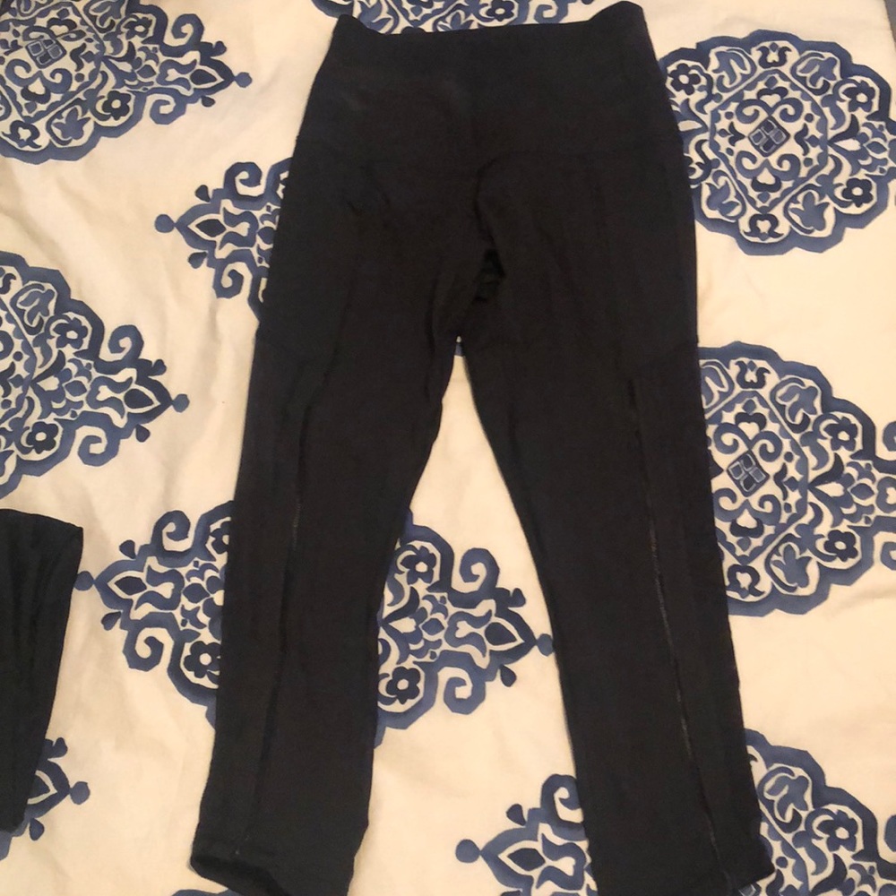 Lululemon Capri style leggings with sheer cutout